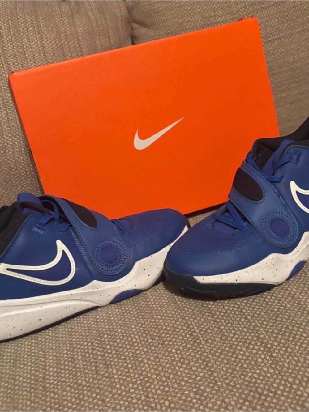 Nike Youth 6 Basketball Shoes